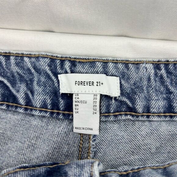 FOREVER 21 Women's High Rise Denim Shorts Distressed Frayed Hem Size 20 NWT - Picture 5 of 12